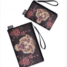 Load image into Gallery viewer, Tiger Pouch Set By Liquor Brand